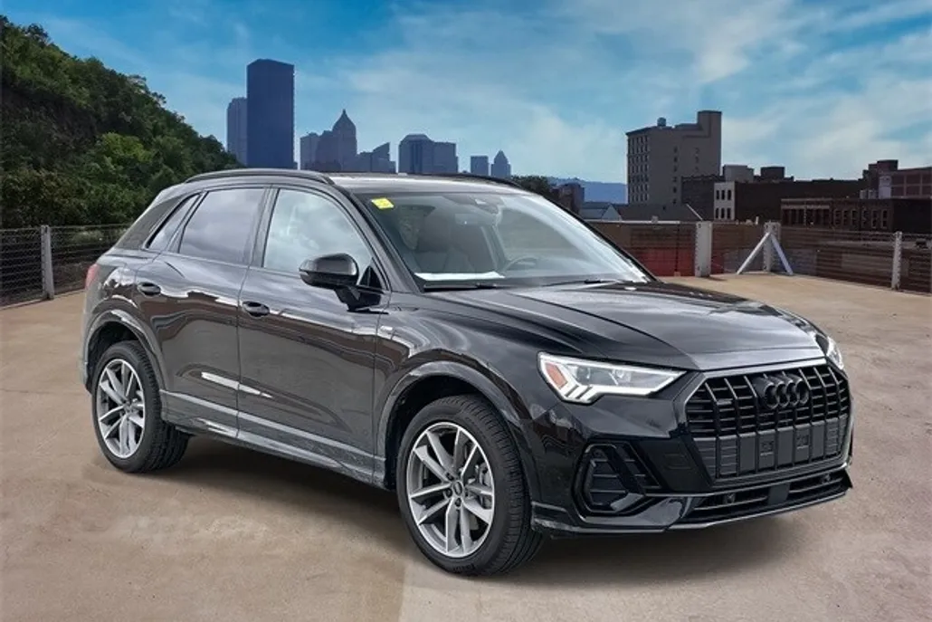 2025 Audi Q3 45 TFSI S line Premium photo 1