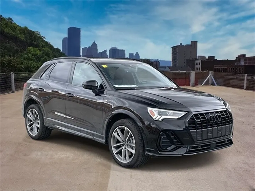 2025 Audi Q3 45 TFSI S line Premium photo 1