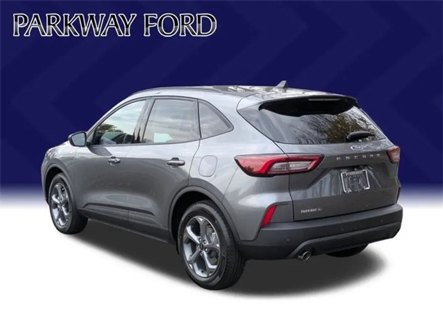 2025 Ford Escape ST-Line photo 1