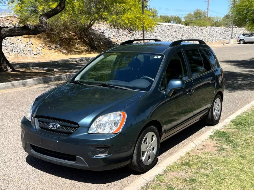 2009 Kia Rondo photo 1