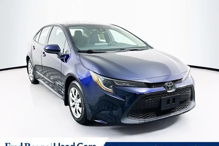 2022 Toyota Corolla LE photo 1