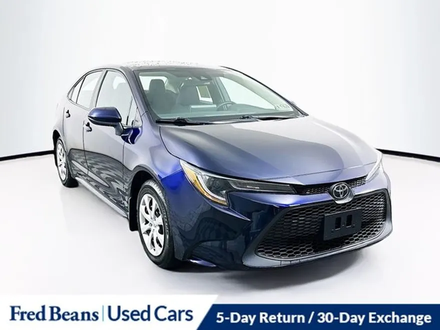 2022 Toyota Corolla LE photo 1