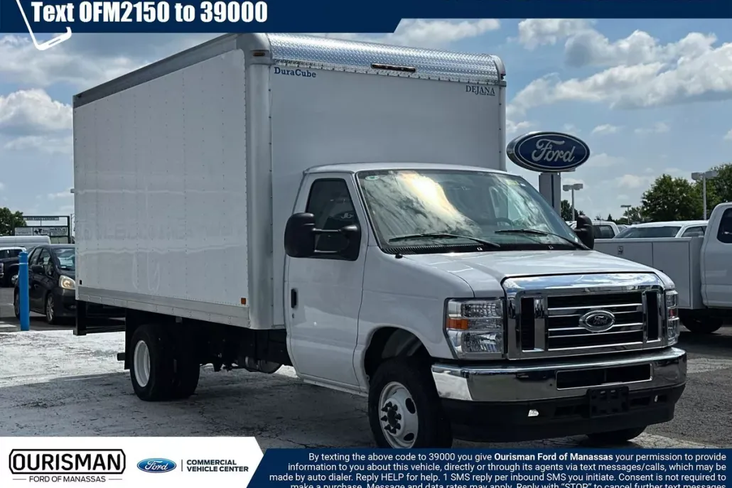 2024 Ford E-450 Cutaway photo 1