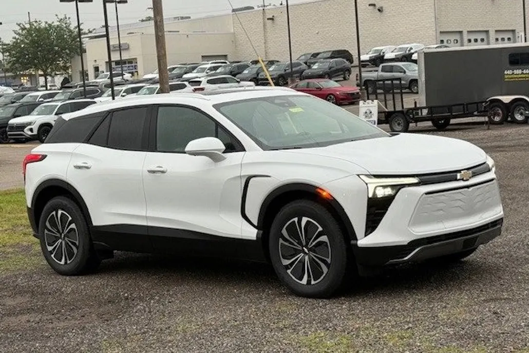 2025 Chevrolet Blazer EV photo 1