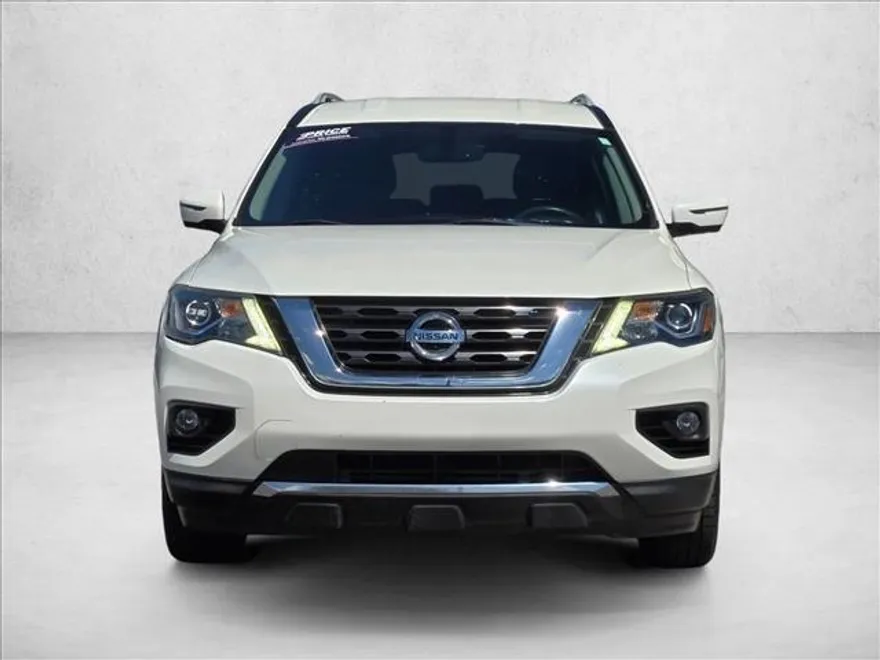 2018 Nissan Pathfinder SL photo 1