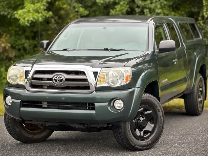 2010 Toyota Tacoma SR5 V6 photo 1
