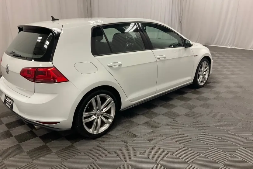 2015 Volkswagen Golf GTI SE photo 1
