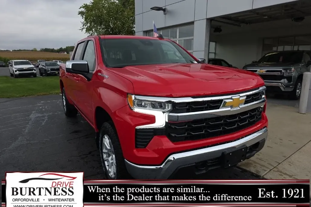 2026 Chevrolet Silverado 1500 LT photo 1