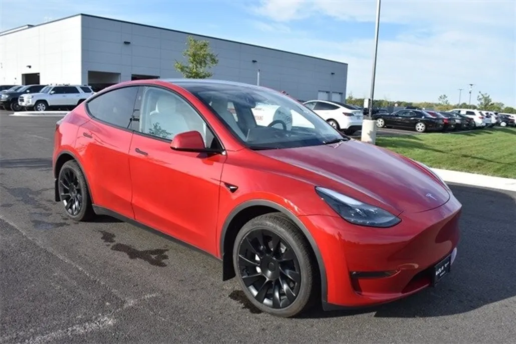 2023 Tesla Model Y Long Range photo 1