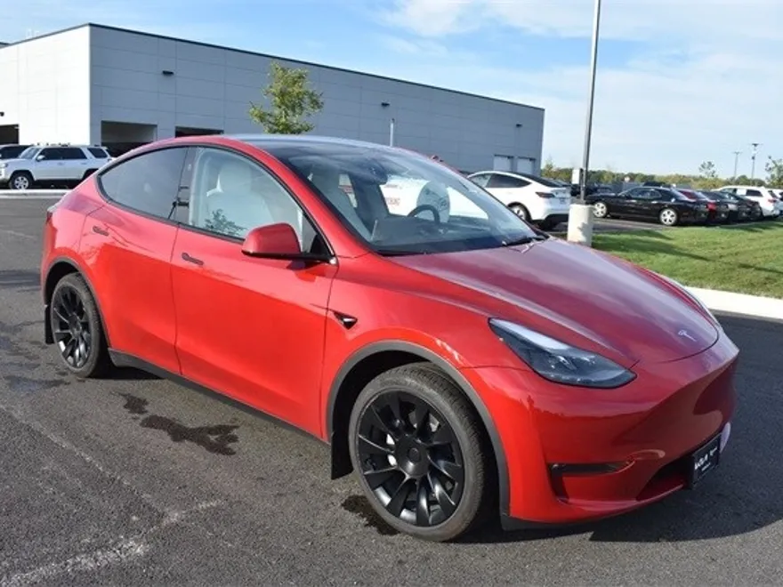 2023 Tesla Model Y Long Range photo 1