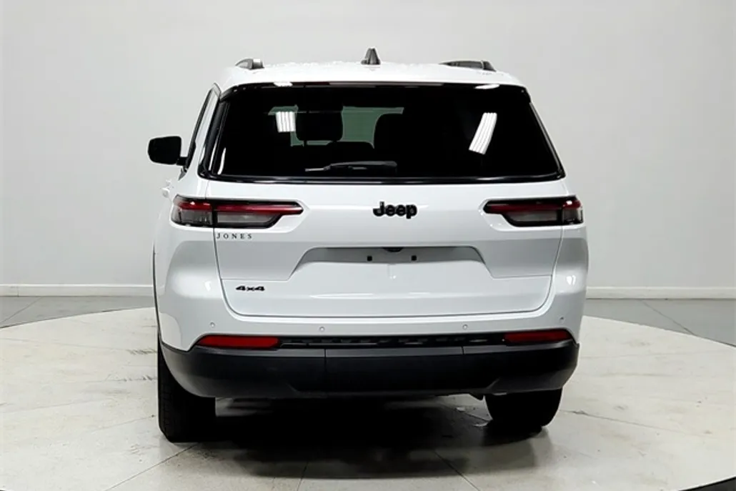 2024 Jeep Grand Cherokee Altitude photo 1