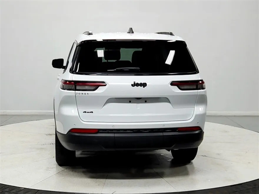 2024 Jeep Grand Cherokee Altitude photo 1