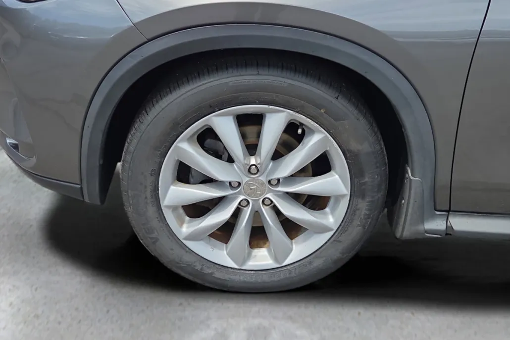 2019 Infiniti QX50 Essential AWD photo 1