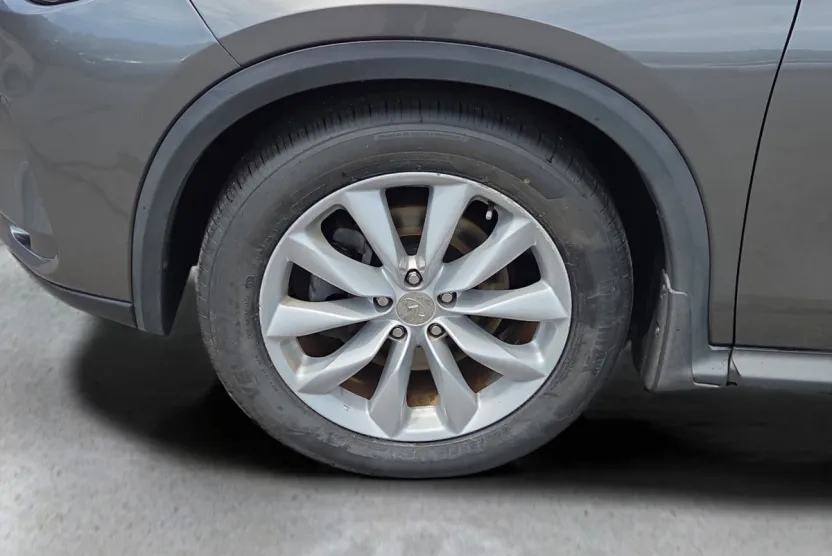 2019 Infiniti QX50 Essential AWD photo 1
