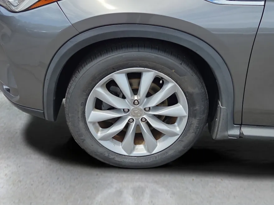 2019 Infiniti QX50 Essential AWD photo 1