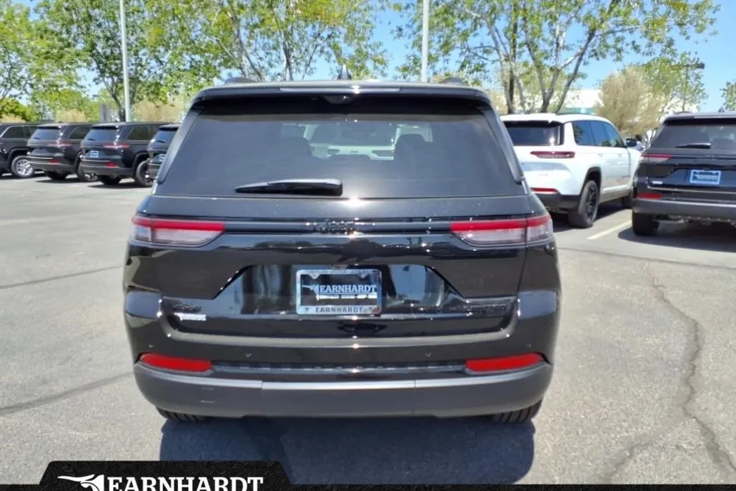 2025 Jeep Grand Cherokee Limited photo 1