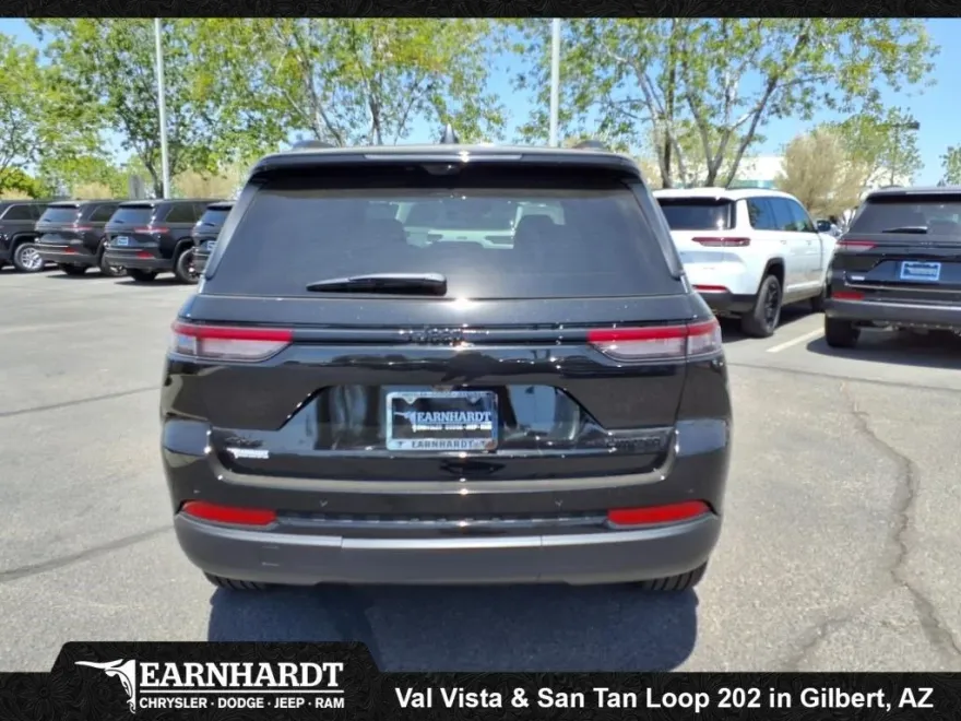2025 Jeep Grand Cherokee Limited photo 1