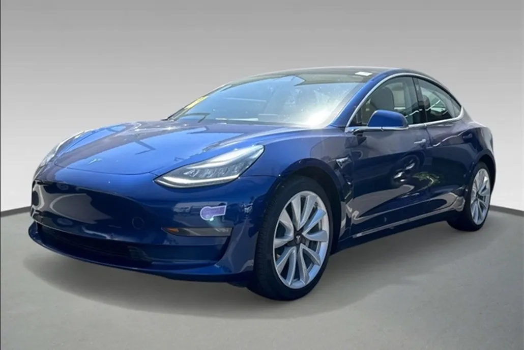2019 Tesla Model 3 Long Range photo 1