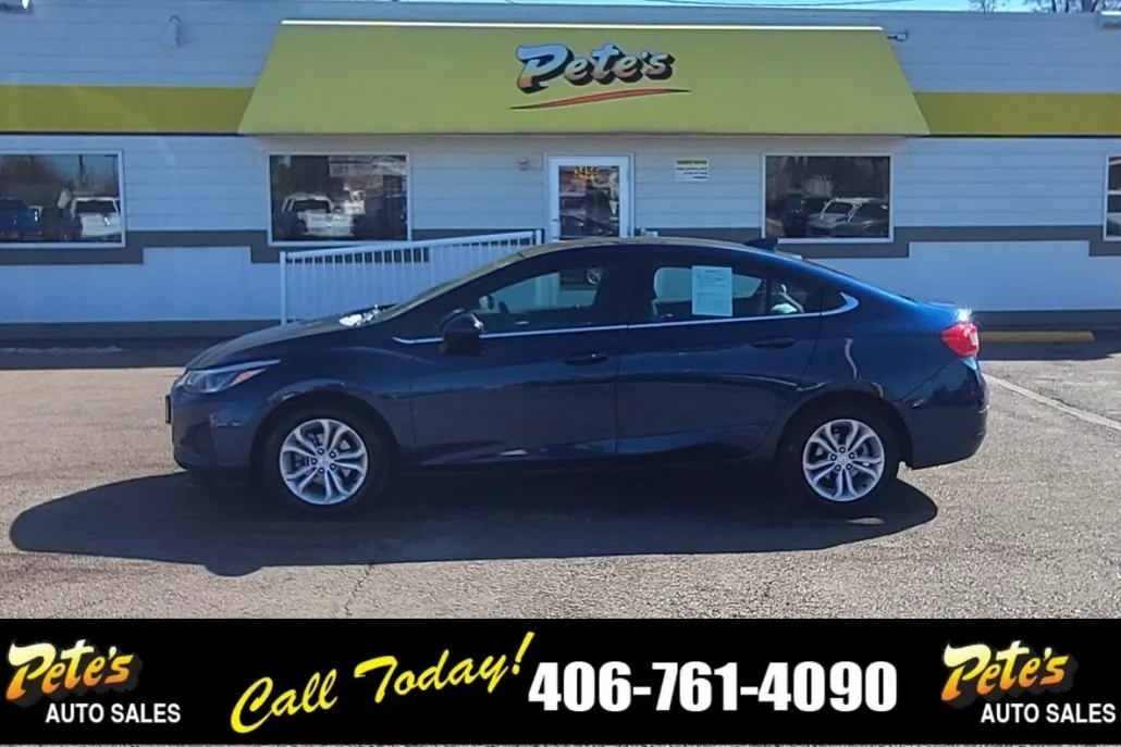 2019 Chevrolet Cruze LT photo 1