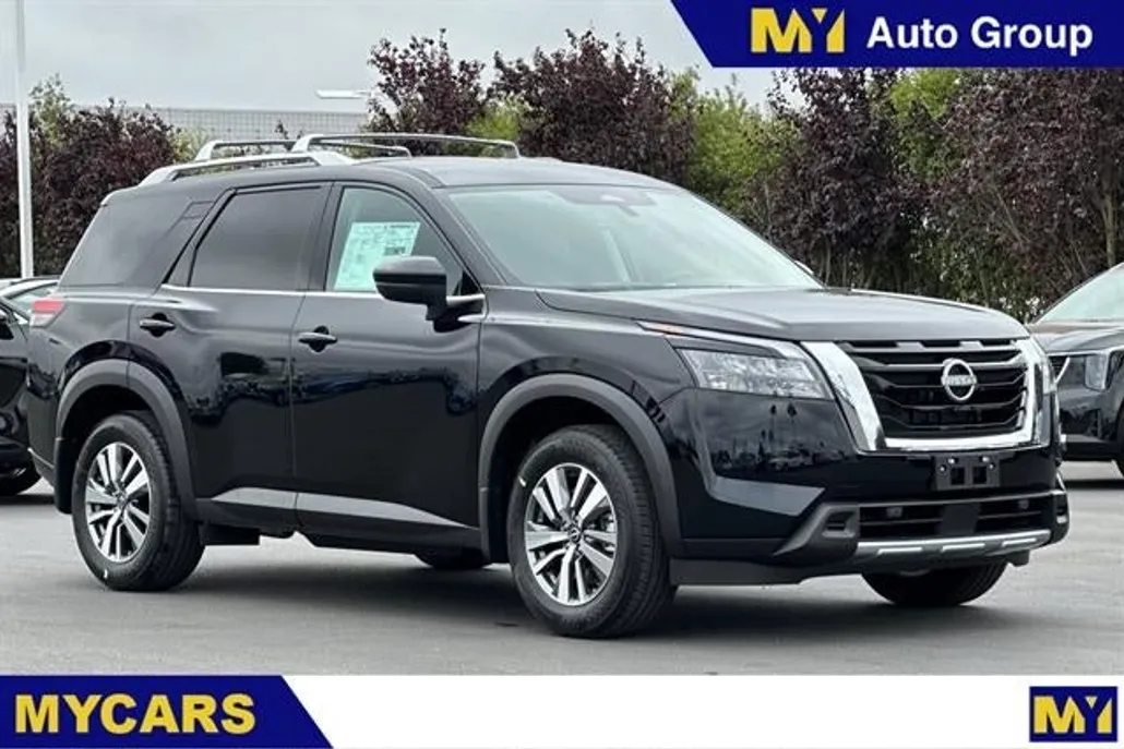 2025 Nissan Pathfinder SL photo 1