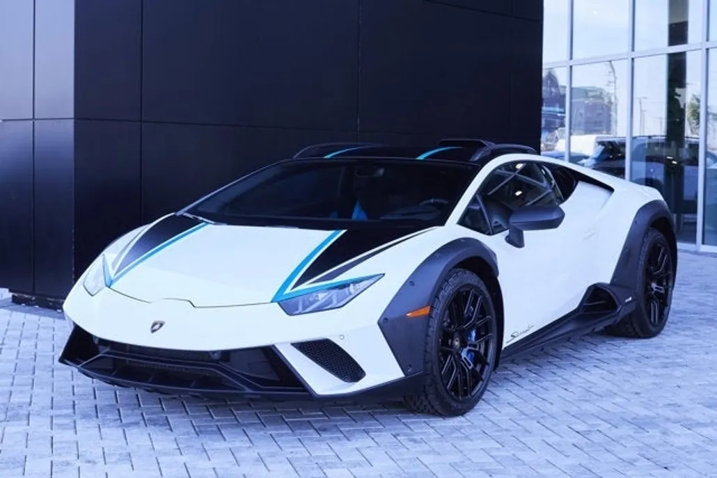 2024 Lamborghini Huracan Sterrato Base photo 1