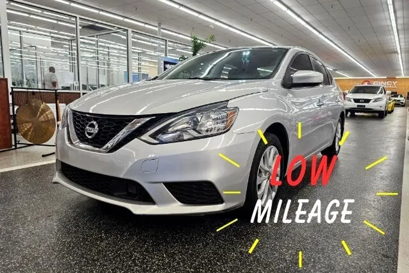2018 Nissan Sentra SV photo 1