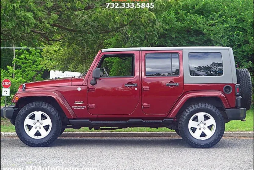 2010 Jeep Wrangler Unlimited Sahara photo 1