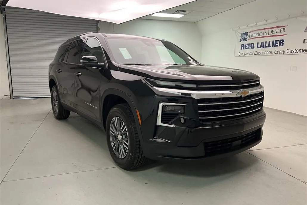 2026 Chevrolet Traverse photo 1