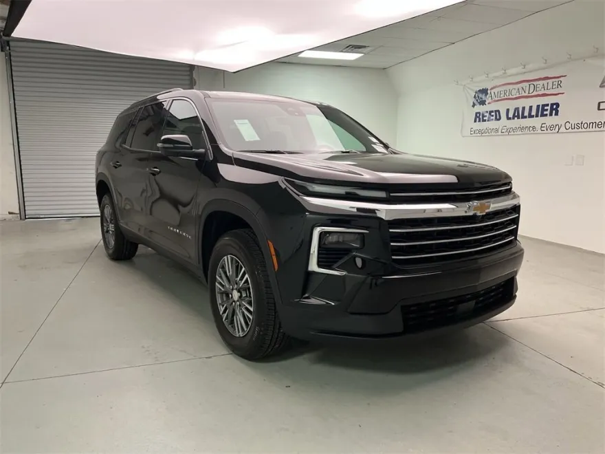 2026 Chevrolet Traverse photo 1