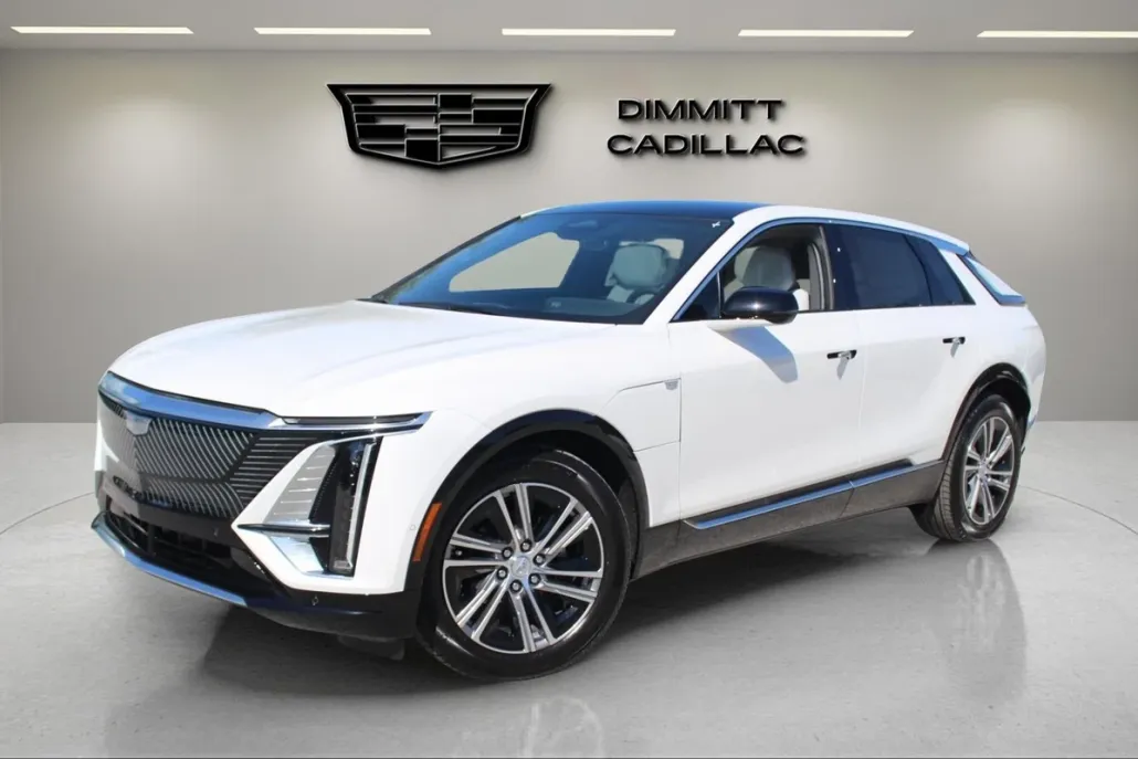 2025 Cadillac Lyriq Luxury photo 1