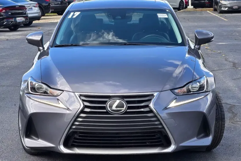 2017 Lexus IS 300 photo 1