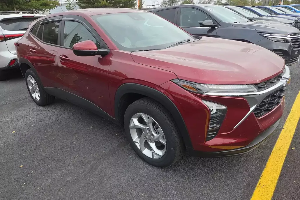 2024 Chevrolet Trax LS photo 1