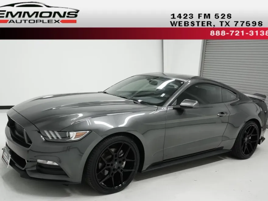2017 Ford Mustang V6 photo 1