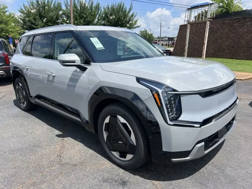 2026 Kia EV9 Land photo 1