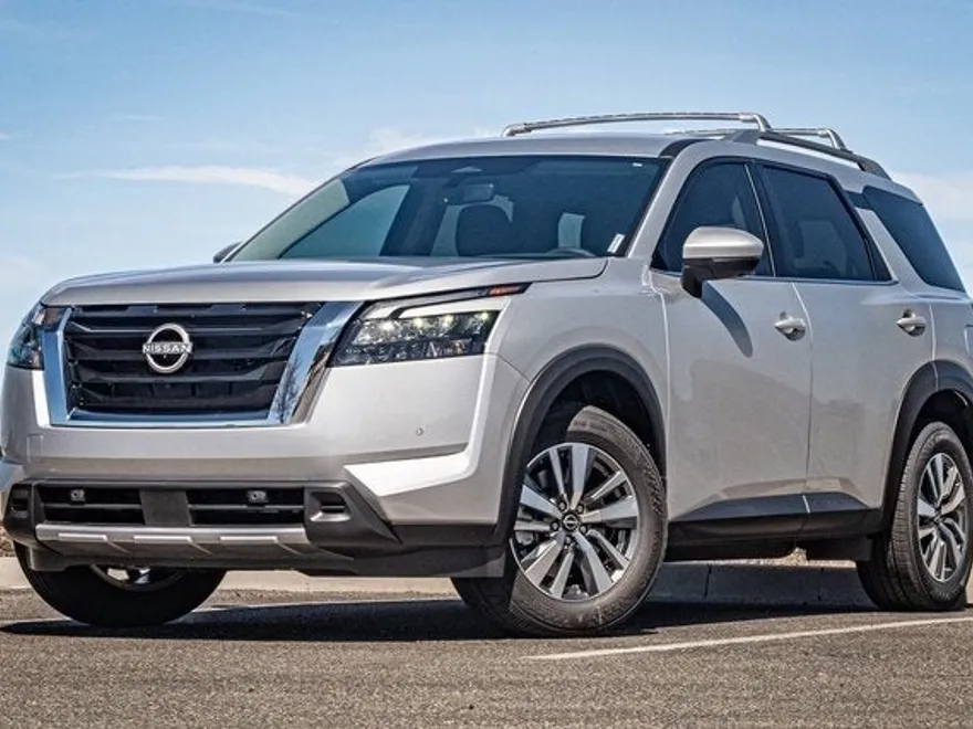 2025 Nissan Pathfinder SL photo 1