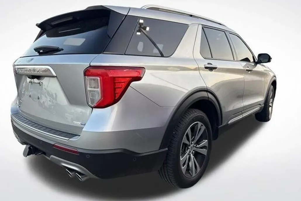 2020 Ford Explorer Platinum photo 1
