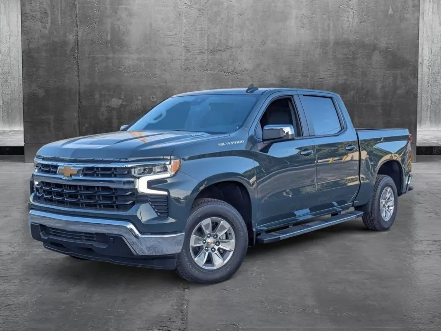 2025 Chevrolet Silverado 1500 LT photo 1