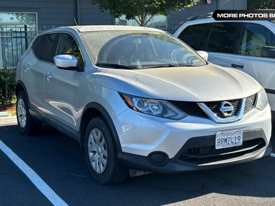 2018 Nissan Rogue Sport S photo 1