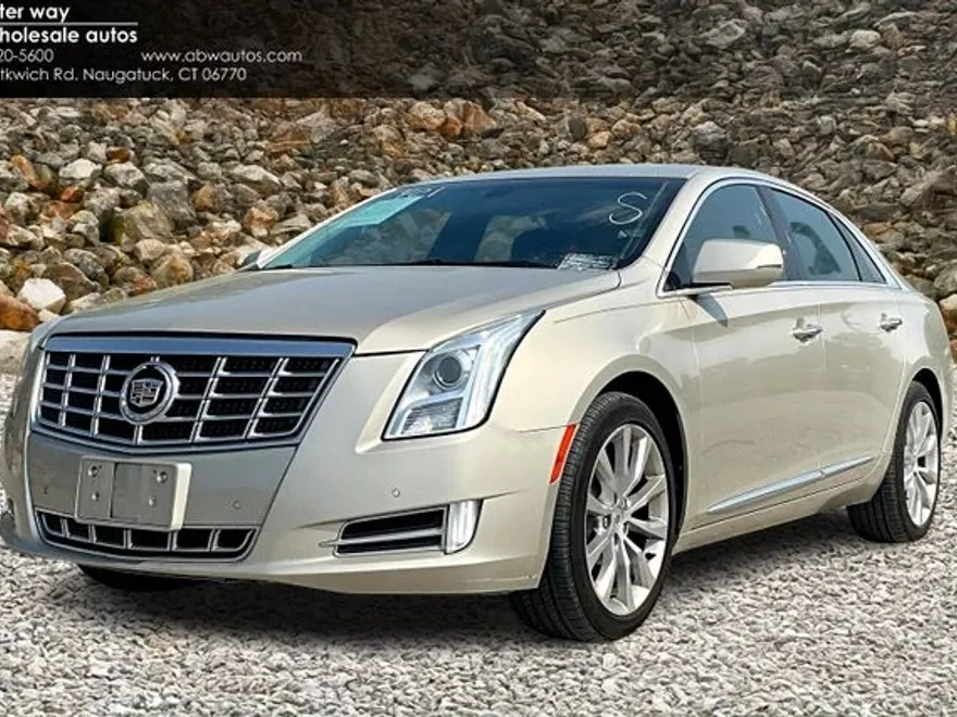 2015 Cadillac XTS Luxury photo 1