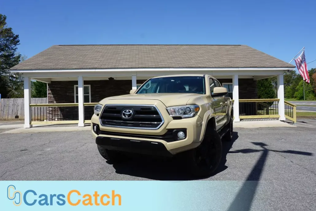 2017 Toyota Tacoma SR5 photo 1