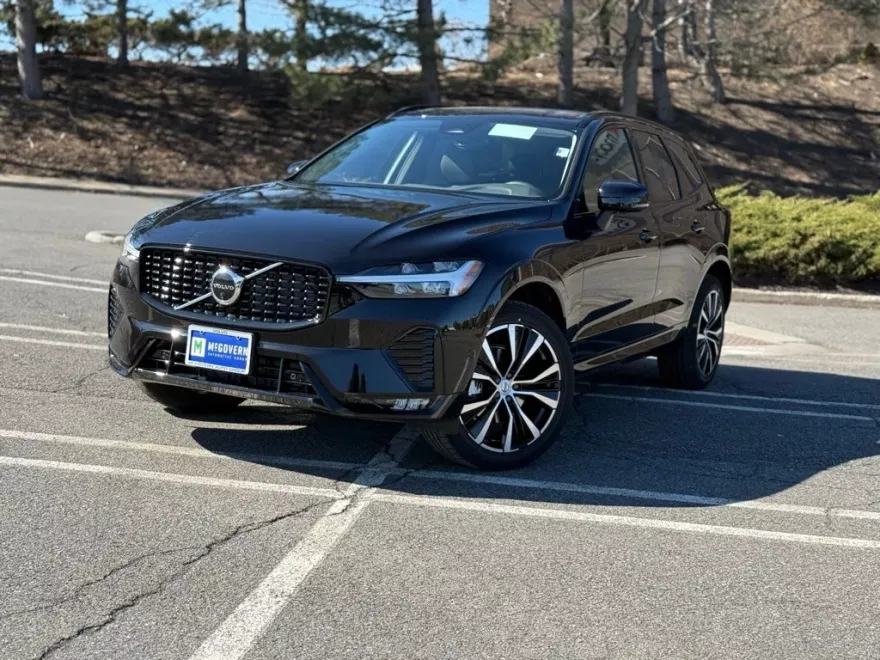 2025 Volvo XC60 B5 Plus photo 1