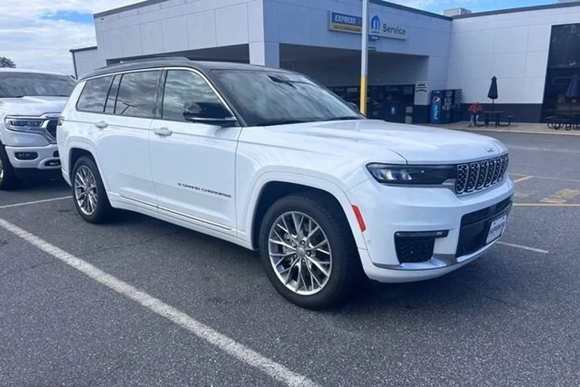 2025 Jeep Grand Cherokee L Summit photo 1