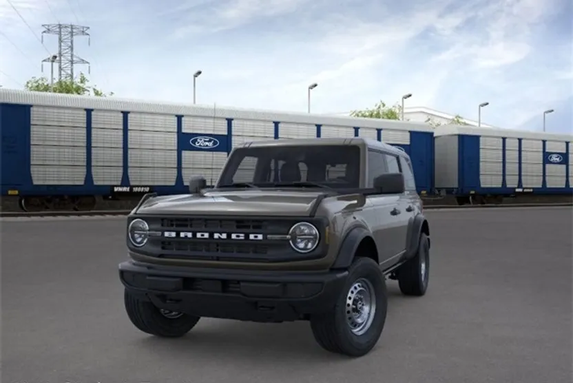 2025 Ford Bronco Base photo 1