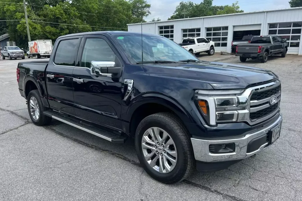 2025 Ford F-150 Lariat photo 1