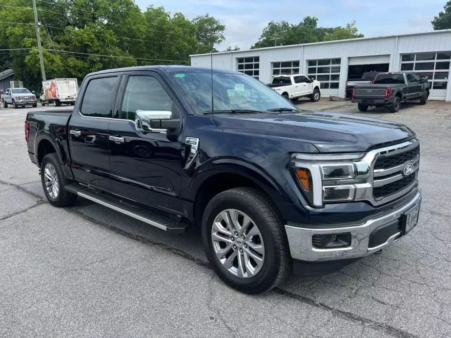 2025 Ford F-150 Lariat photo 1
