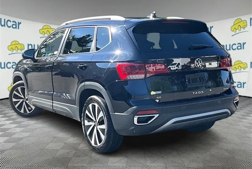 2022 Volkswagen Taos SE photo 1
