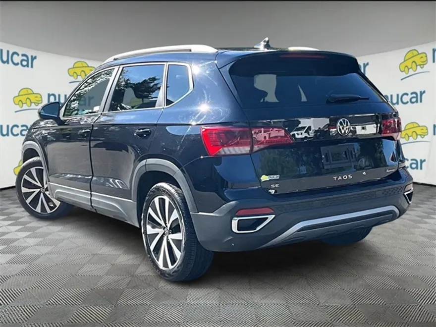 2022 Volkswagen Taos SE photo 1
