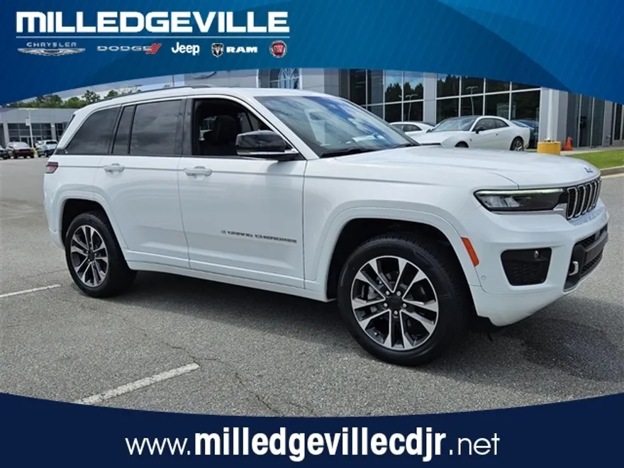 2023 Jeep Grand Cherokee Overland photo 1