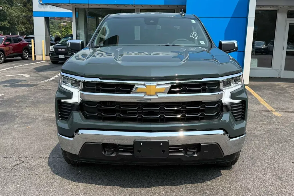 2026 Chevrolet Silverado 1500 LT photo 1