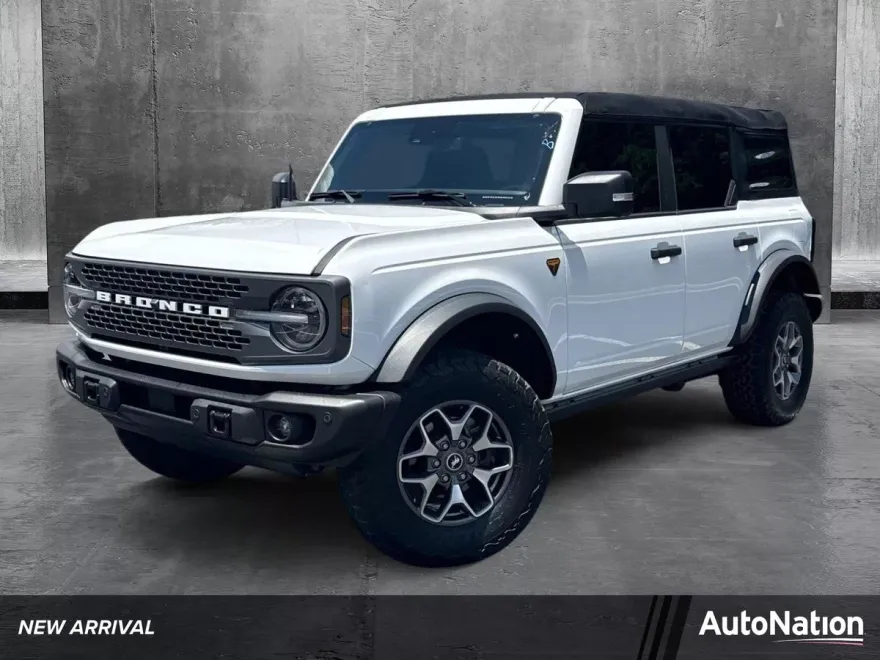 2023 Ford Bronco Badlands photo 1